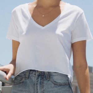 BRANDY MELVILLE WHITE CROPPED TEE
